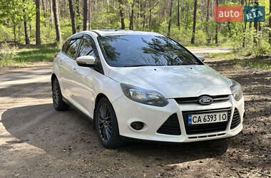 Хэтчбек Ford Focus 2012 в 