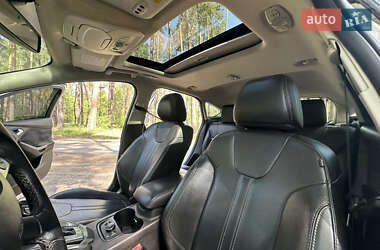 Хэтчбек Ford Focus 2012 в 