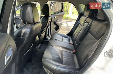 Хэтчбек Ford Focus 2012 в 