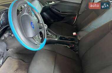 Седан Ford Focus 2015 в 