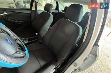 Седан Ford Focus 2015 в 