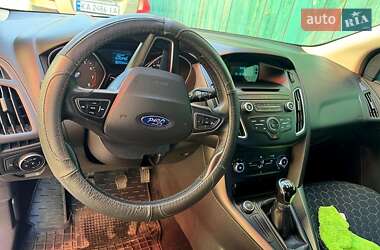 Седан Ford Focus 2016 в 