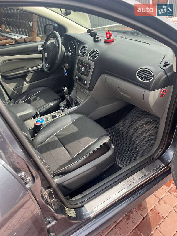 Универсал Ford Focus 2010 в Сарнах