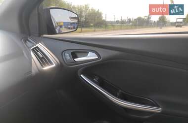 Хэтчбек Ford Focus 2017 в 