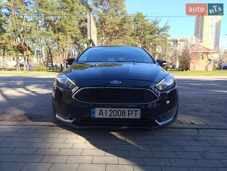 Хетчбек Ford Focus 2016 в 