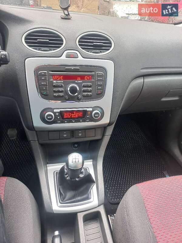 Хэтчбек Ford Focus 2007 в Ровно