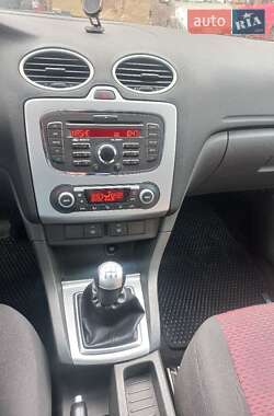 Хэтчбек Ford Focus 2007 в 