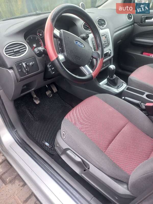 Хэтчбек Ford Focus 2007 в Ровно