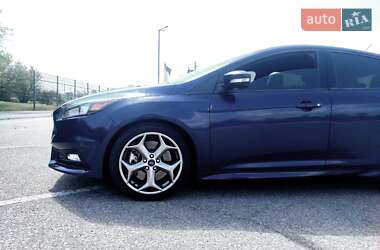 Хэтчбек Ford Focus 2017 в 