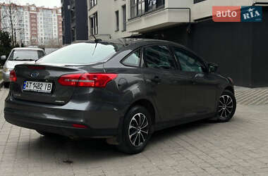 Седан Ford Focus 2015 в 