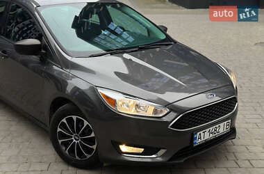 Седан Ford Focus 2015 в 