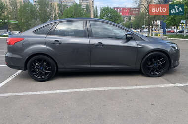 Седан Ford Focus 2016 в 