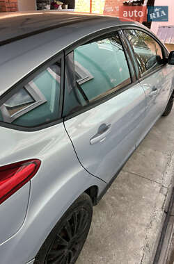 Хэтчбек Ford Focus 2013 в 