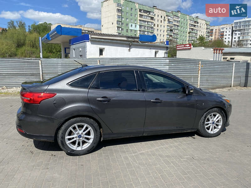 Седан Ford Focus 2015 в 
