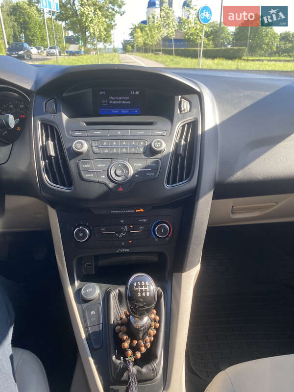 Седан Ford Focus 2015 в Черновцах