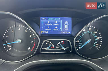 Седан Ford Focus 2014 в 