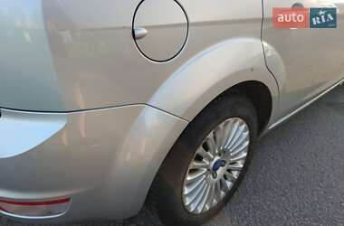 Хэтчбек Ford Focus 2009 в 