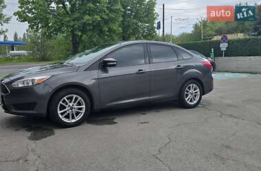 Седан Ford Focus 2015 в 
