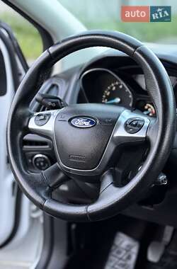 Хетчбек Ford Focus 2014 в 