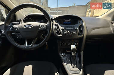 Седан Ford Focus 2015 в 