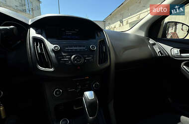Седан Ford Focus 2015 в 