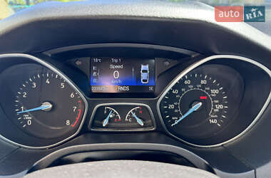 Седан Ford Focus 2015 в 