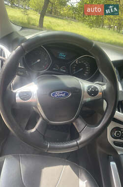 Седан Ford Focus 2013 в 