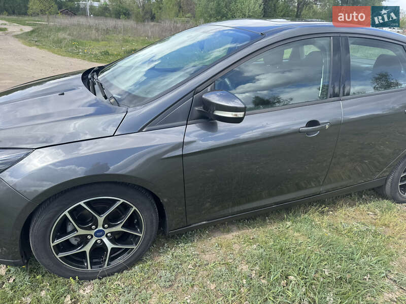 Седан Ford Focus 2017 в Сумах