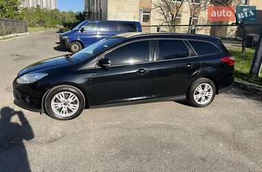 Универсал Ford Focus 2014 в 