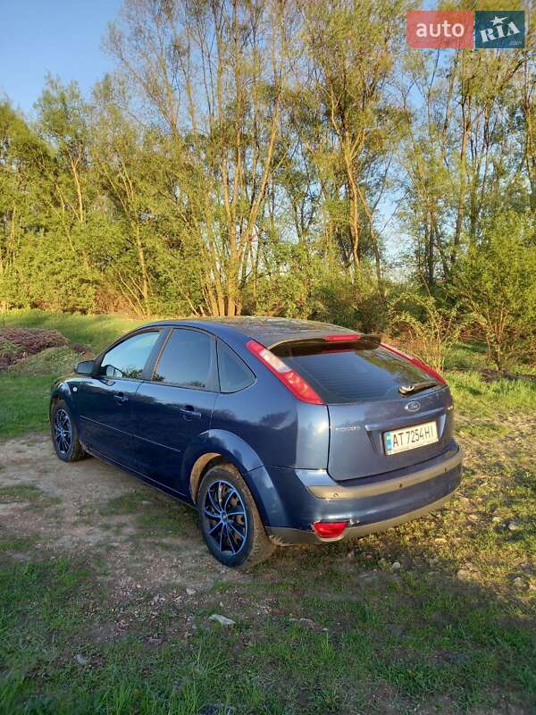 Хэтчбек Ford Focus 2007 в Болехове