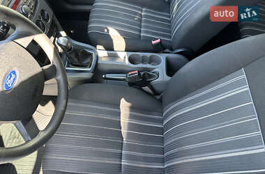 Хетчбек Ford Focus 2011 в 