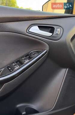 Седан Ford Focus 2017 в 
