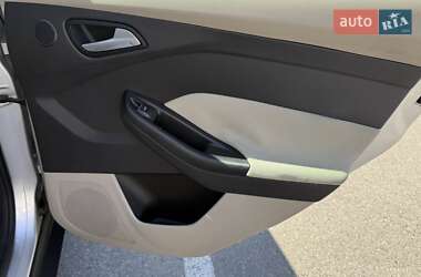 Хэтчбек Ford Focus 2013 в 