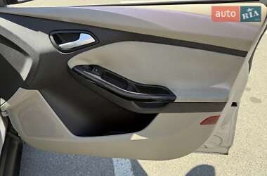 Хэтчбек Ford Focus 2013 в 