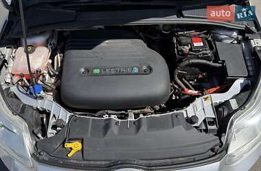 Хэтчбек Ford Focus 2013 в 