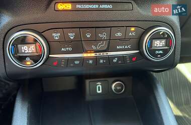 Хэтчбек Ford Focus 2019 в 