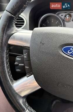 Хэтчбек Ford Focus 2008 в 