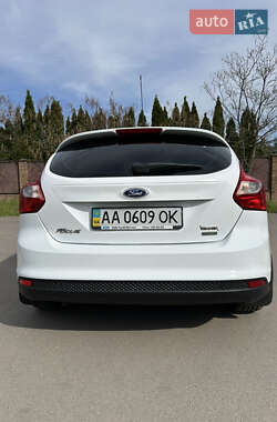 Хэтчбек Ford Focus 2013 в 