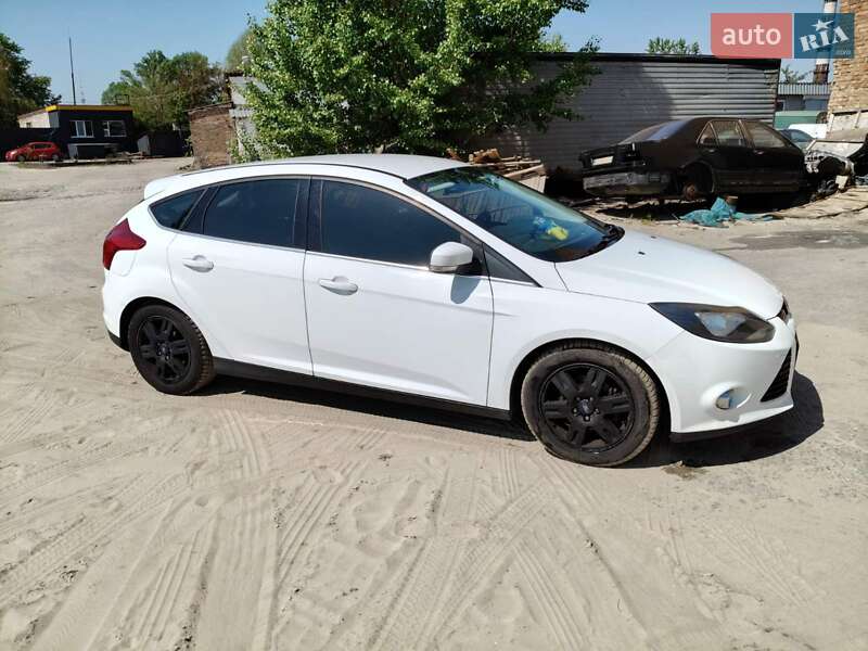 Хэтчбек Ford Focus 2014 в Киеве
