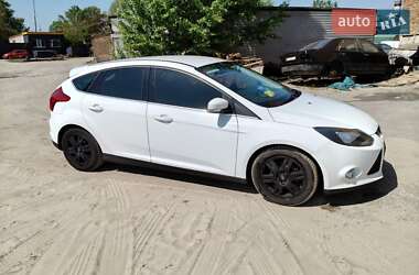 Хэтчбек Ford Focus 2014 в 
