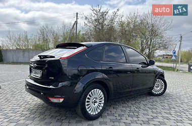 Хэтчбек Ford Focus 2010 в 