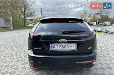 Хэтчбек Ford Focus 2010 в 