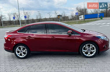 Седан Ford Focus 2014 в 