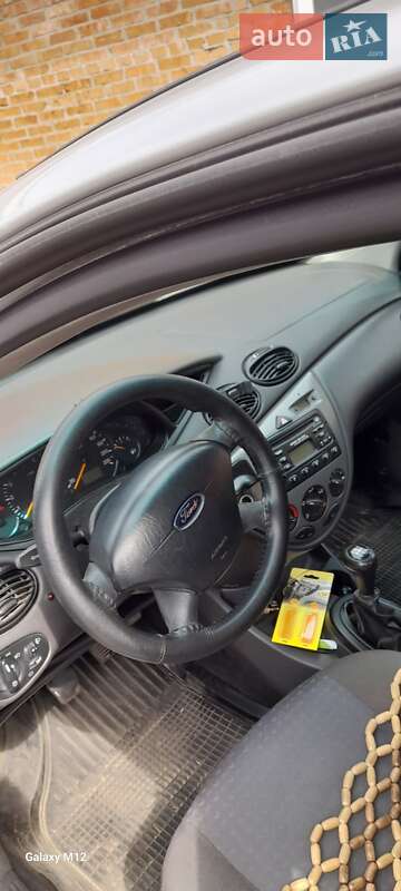 Хетчбек Ford Focus 2004 в Охтирці