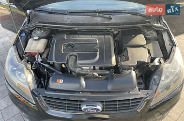 Хетчбек Ford Focus 2010 в 