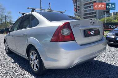 Седан Ford Focus 2010 в 