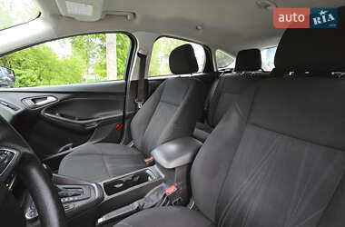 Хэтчбек Ford Focus 2015 в 