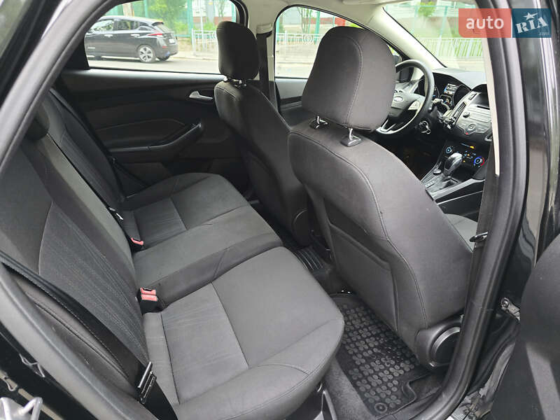 Хэтчбек Ford Focus 2015 в Киеве