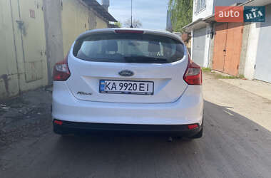 Хетчбек Ford Focus 2011 в 