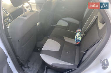 Хетчбек Ford Focus 2011 в 
